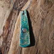 pendentif turquoise céramique raku